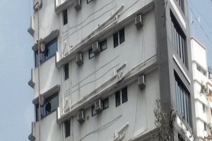 लाइफलाइन मल्टीस्पेशियलिटी हॉस्पिटल, साईनाथ रोड, मलाड